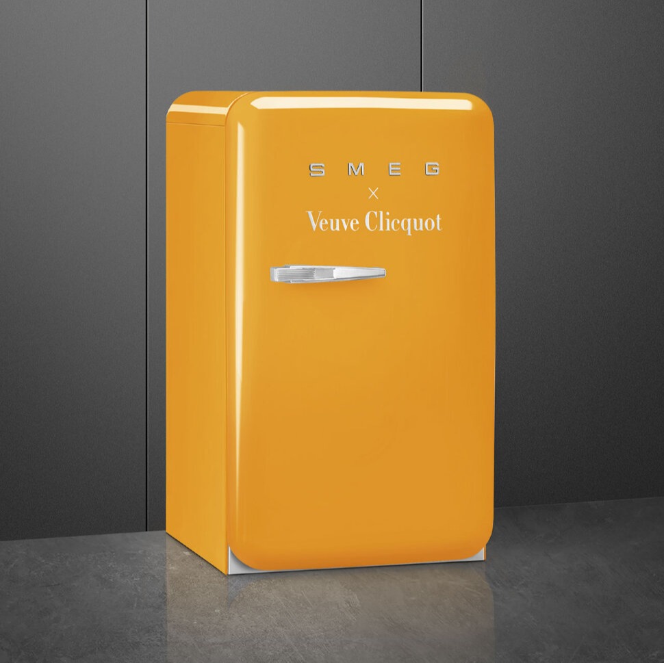 Холодильник комбинированный Smeg Veuve Cliquot FAB10RDYVC5 купить во  Владивостоке | VARKA - салон европейской техники