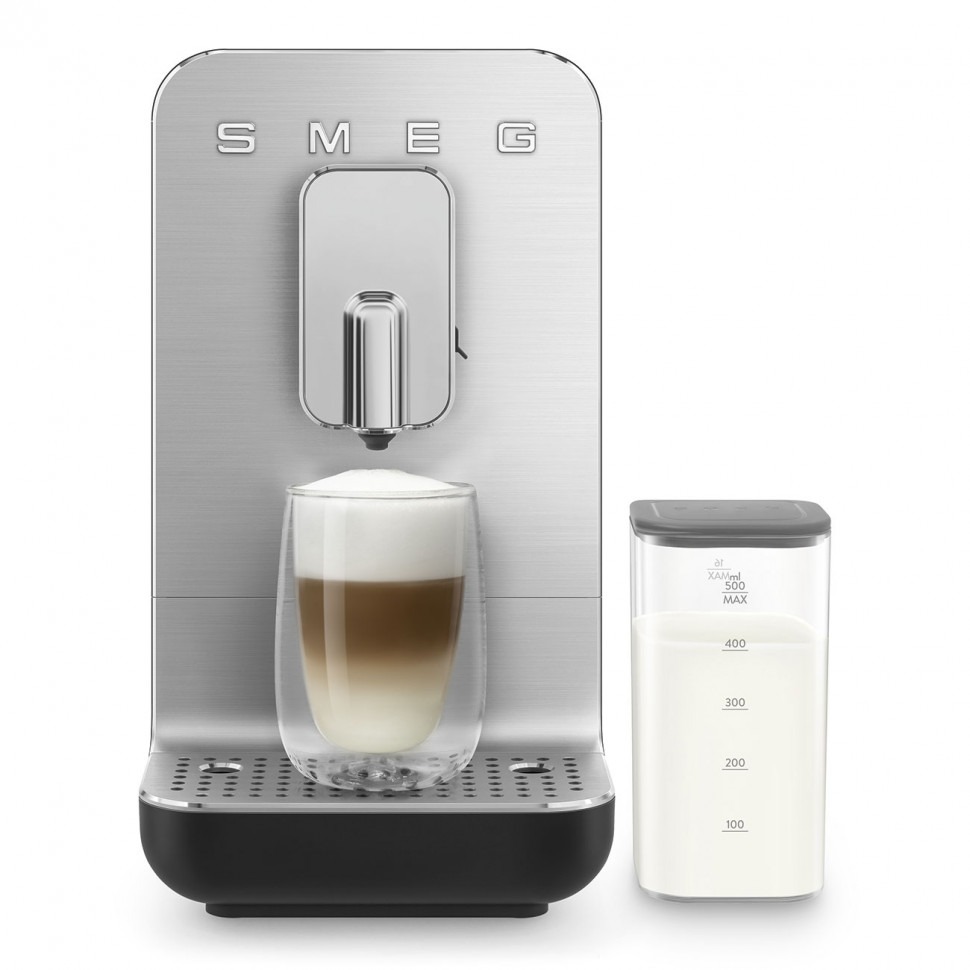 Автоматическая кофемашина с молочной системой Smeg Черный матовый BCC13BLMEU